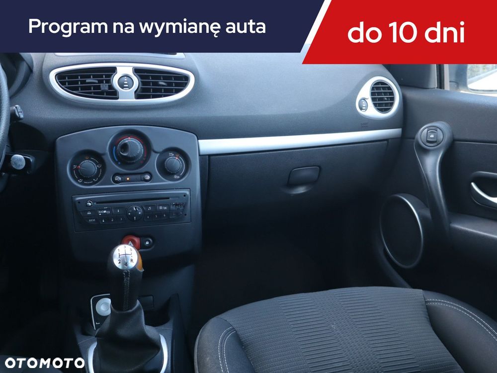 Renault Clio - 10