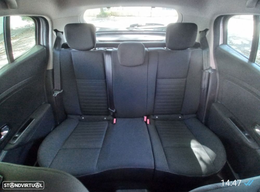 Renault Mégane 1.5 dCi Limited SS - 6