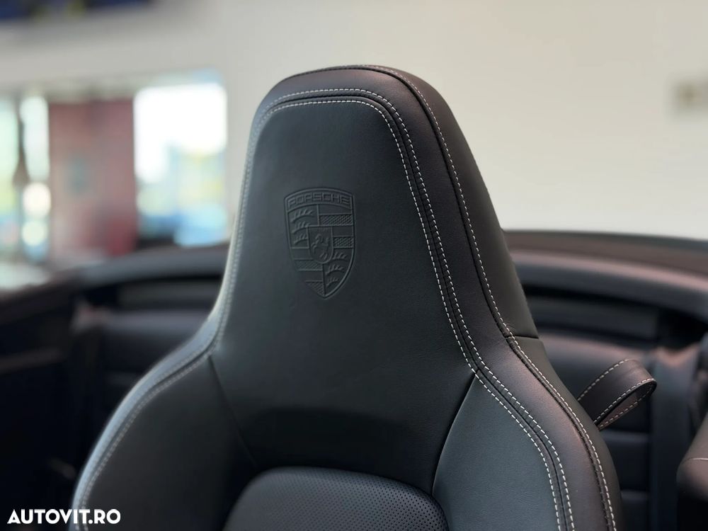 Porsche 911 Carrera PDK - 21