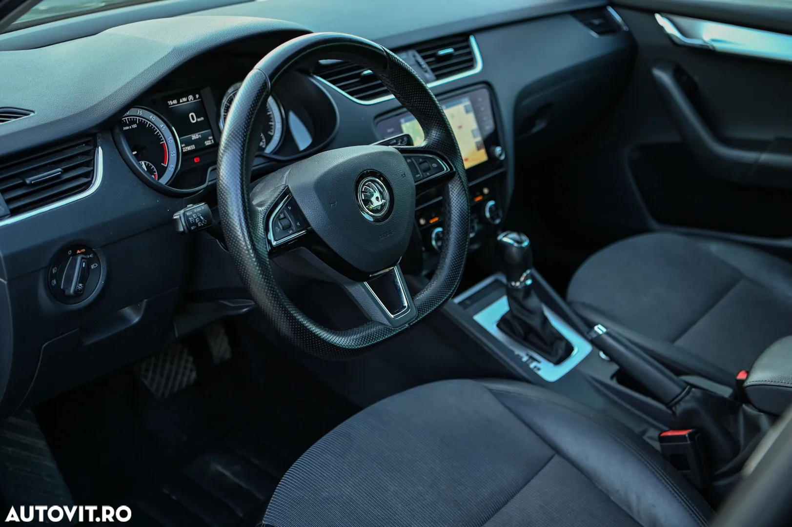 Skoda Octavia Combi Diesel 1.6 TDI DSG Style - 21