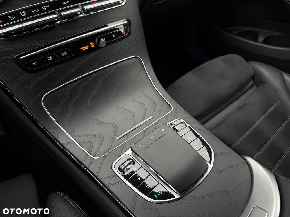 Mercedes-Benz GLC 220 d 4Matic 9G-TRONIC AMG Line - 29