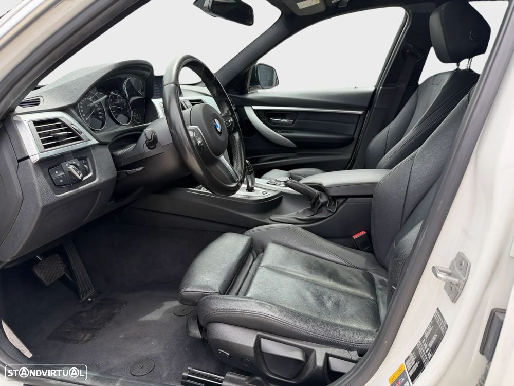 BMW 330 e iPerformance Pack M - 8