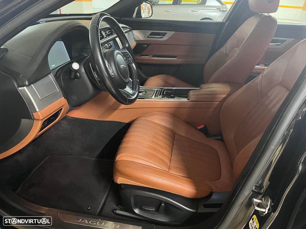 Jaguar XF 20d Aut. Prestige - 35
