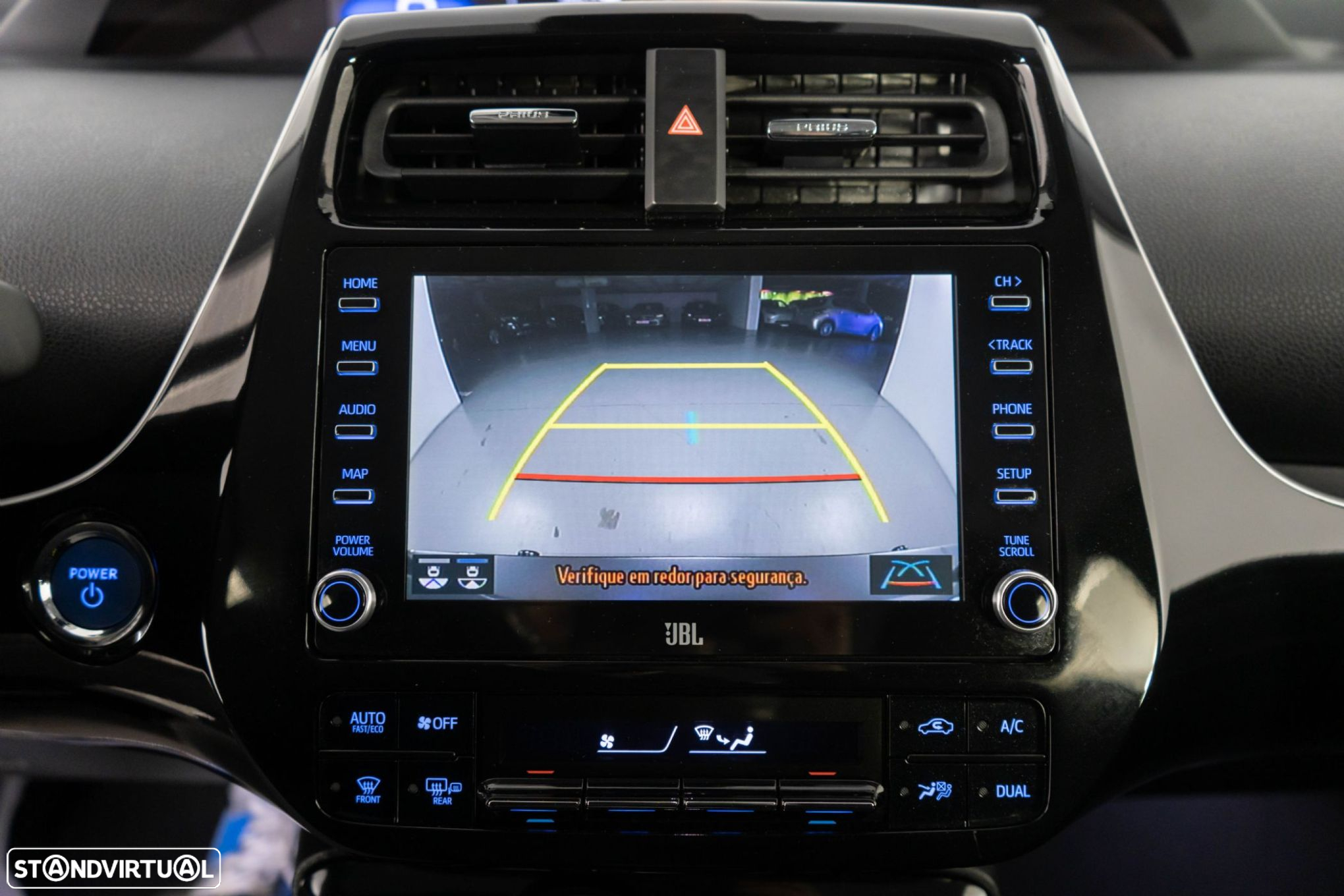 Toyota Prius 1.8 Plug-In Premium - 22