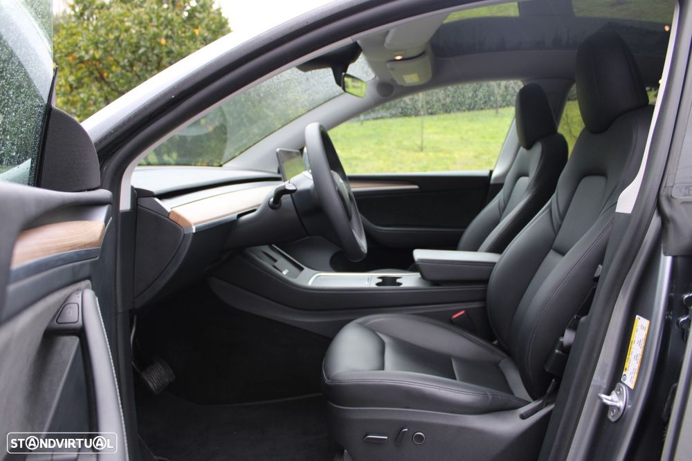 Tesla Model Y Long Range Dual Motor AWD - 4