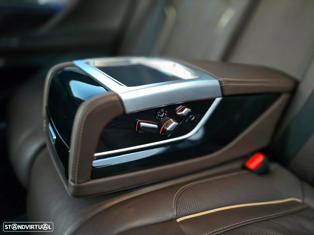 BMW 740 Le xDrive iPerformance Pack M - 43