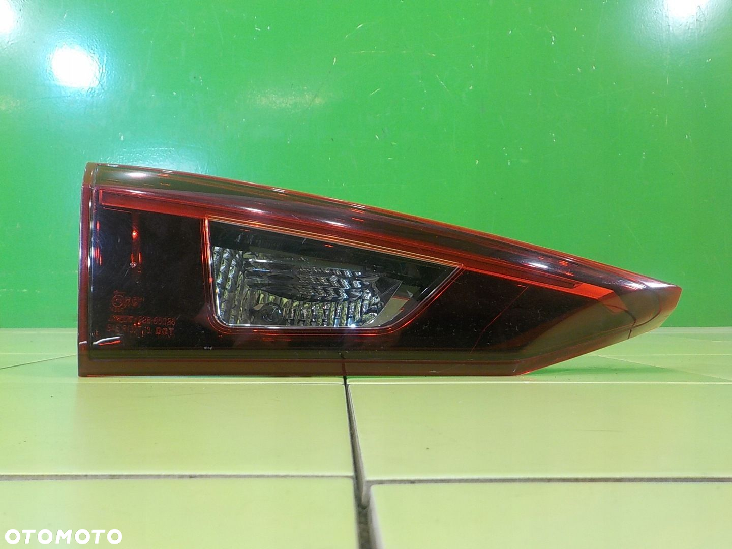 MAZDA 3 BM III 2.2 D 15r SEDAN 4D lampa lewa tyl w klape - 2