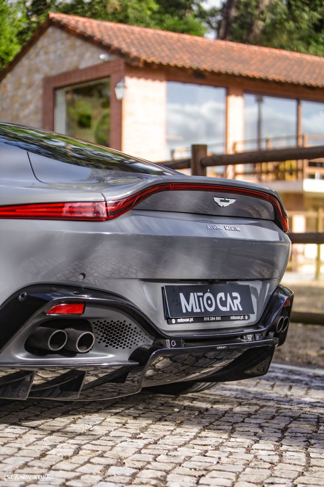 Aston Martin Vantage Coupe 4.0 Twin-Turbo V8 - 27