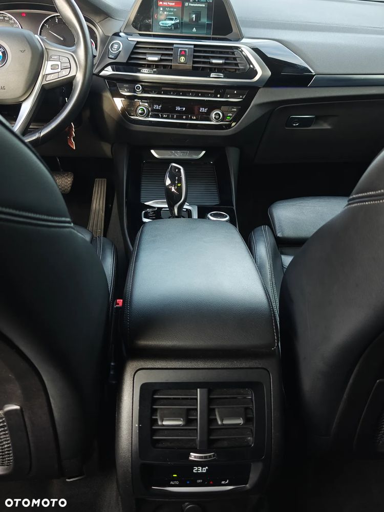BMW X3 sDrive18d xLine - 13