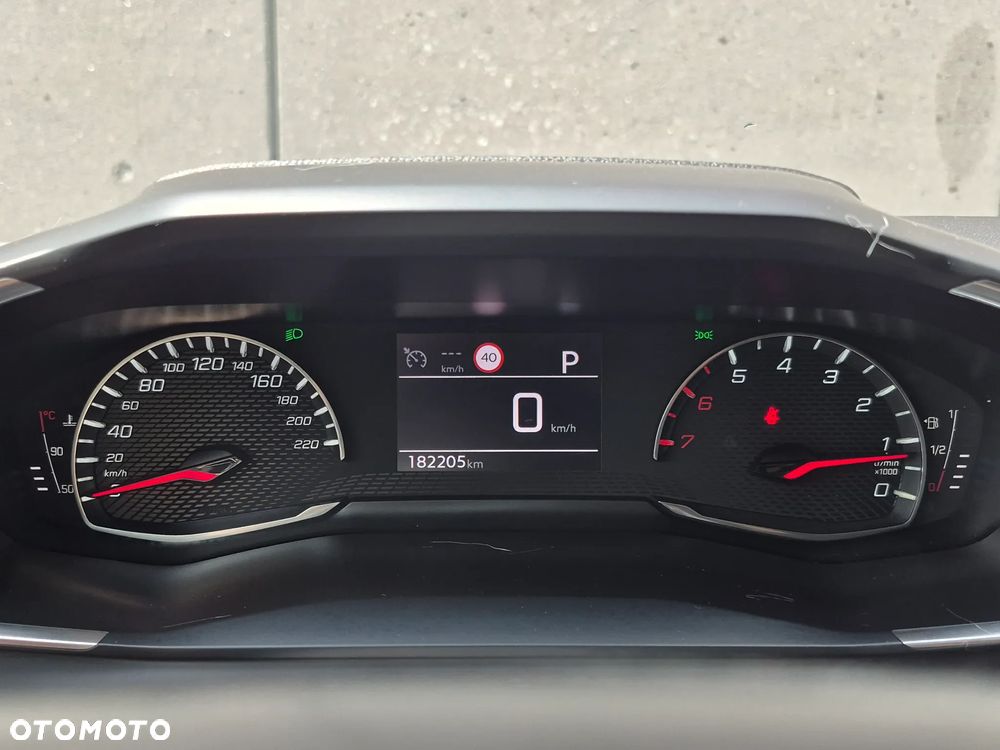 Peugeot 2008 1.5 BlueHDi Allure S&S EAT8 - 35