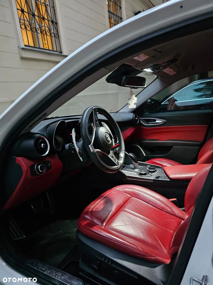 Alfa Romeo Giulia - 6