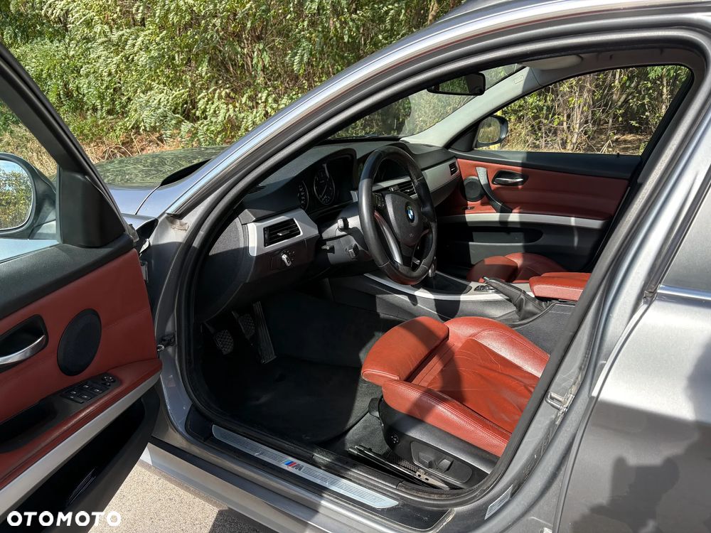 BMW Seria 3 330d DPF Touring - 13