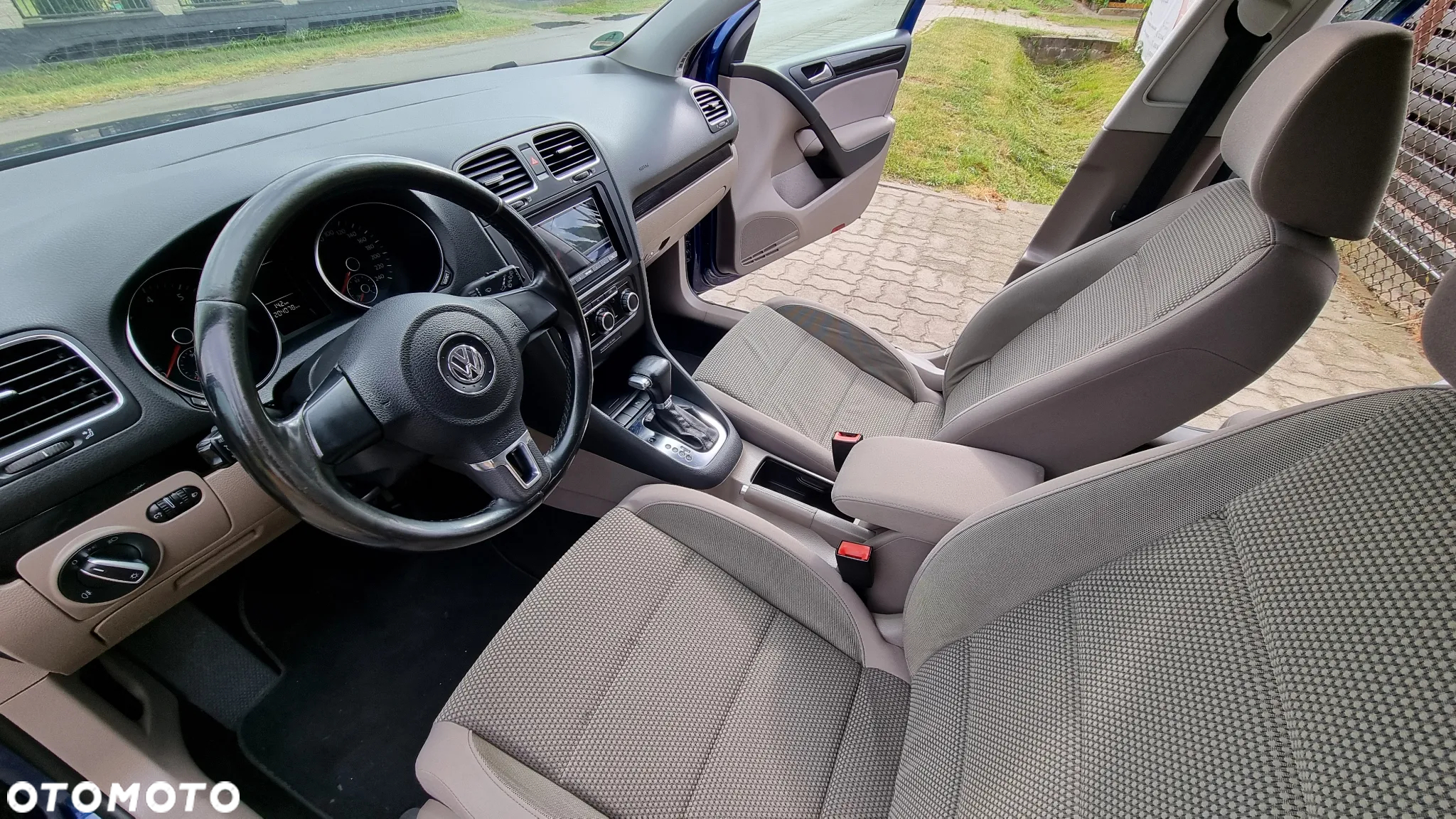 Volkswagen Golf 1.6 DSG Comfortline - 23