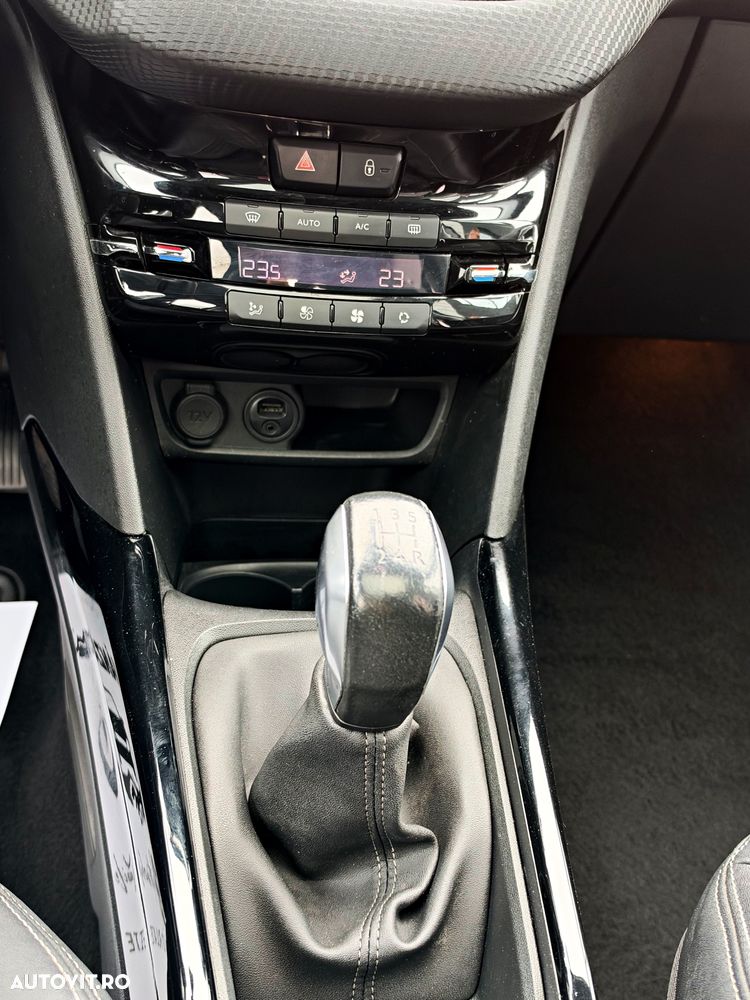 Peugeot 2008 PureTech 82 Style - 28