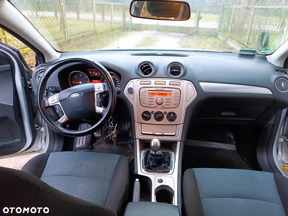 Ford Mondeo 2.0 TDCi Ambiente - 6