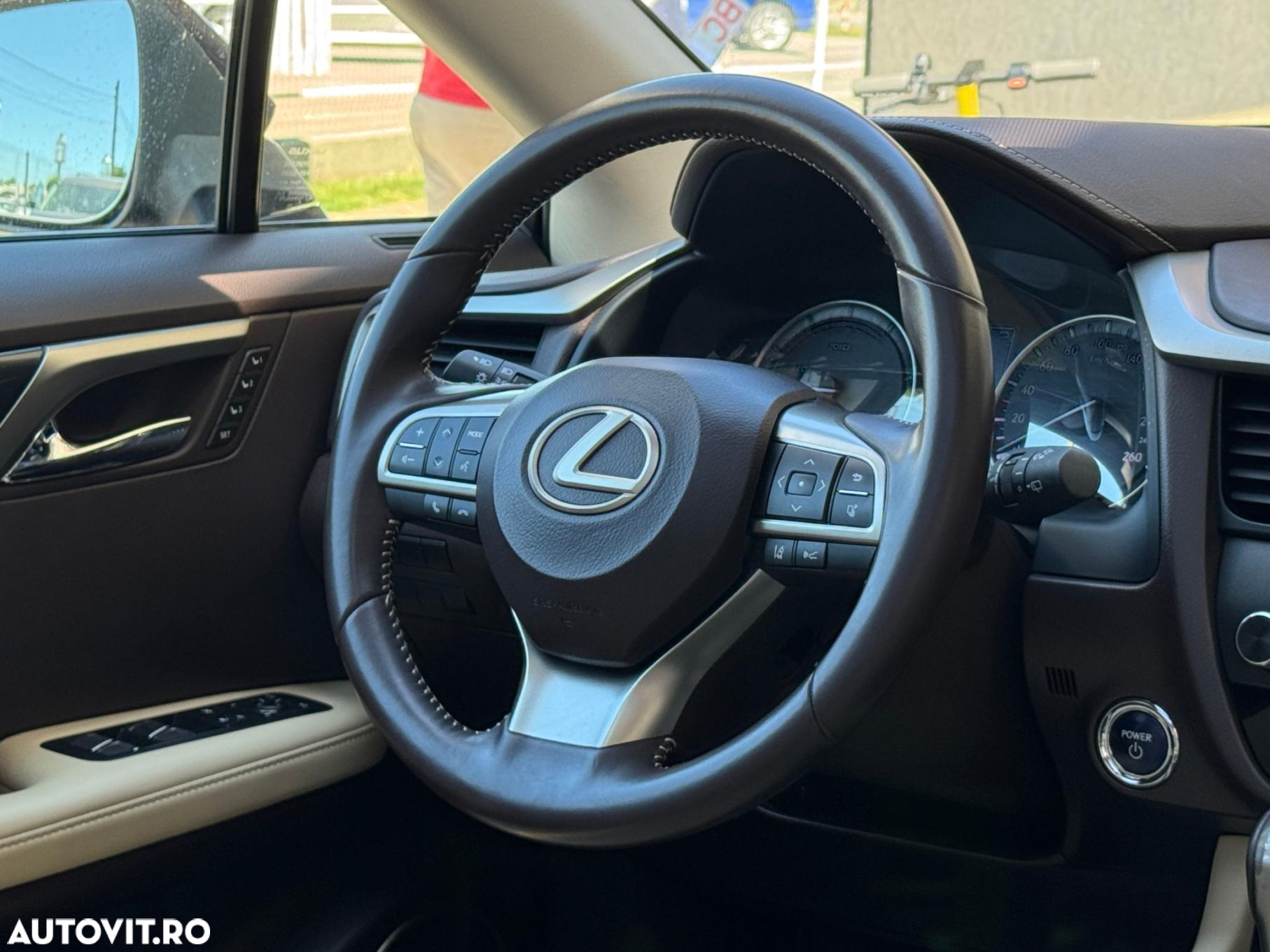 Lexus Seria RX - 8