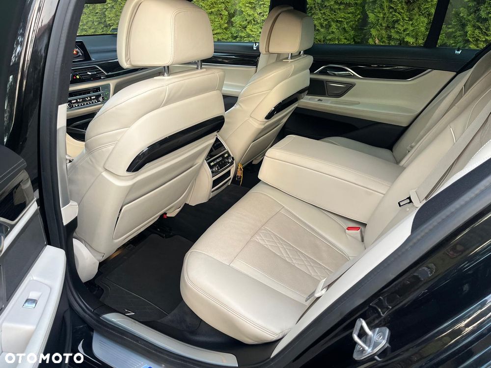 BMW Seria 7 740d xDrive - 12