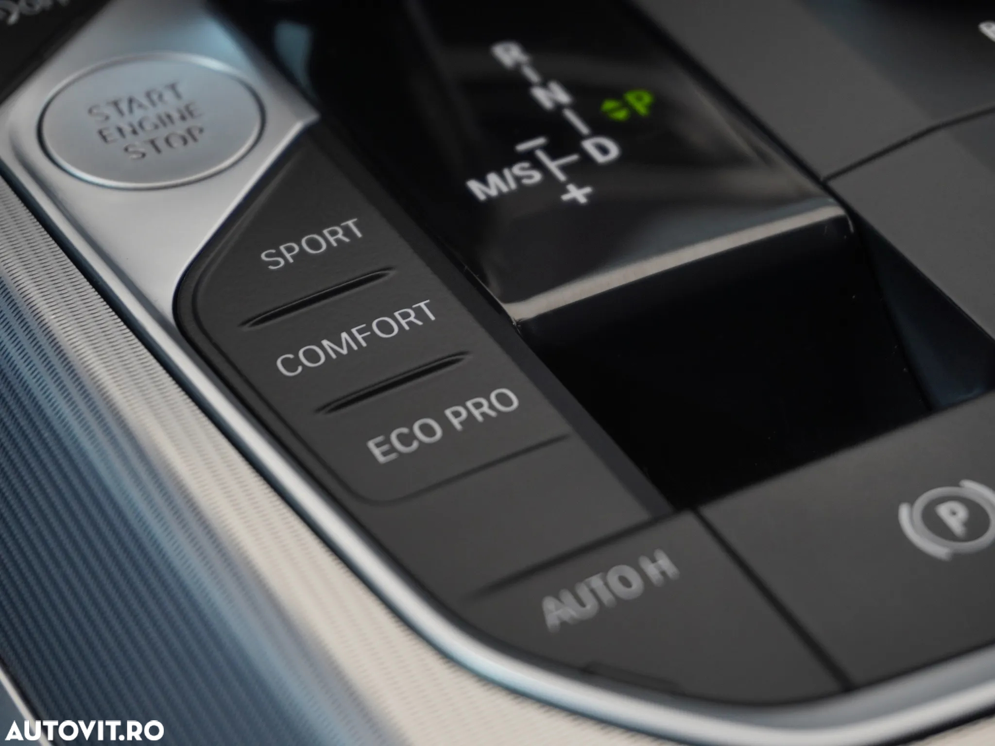 BMW Seria 3 318d Aut. Luxury Line - 29