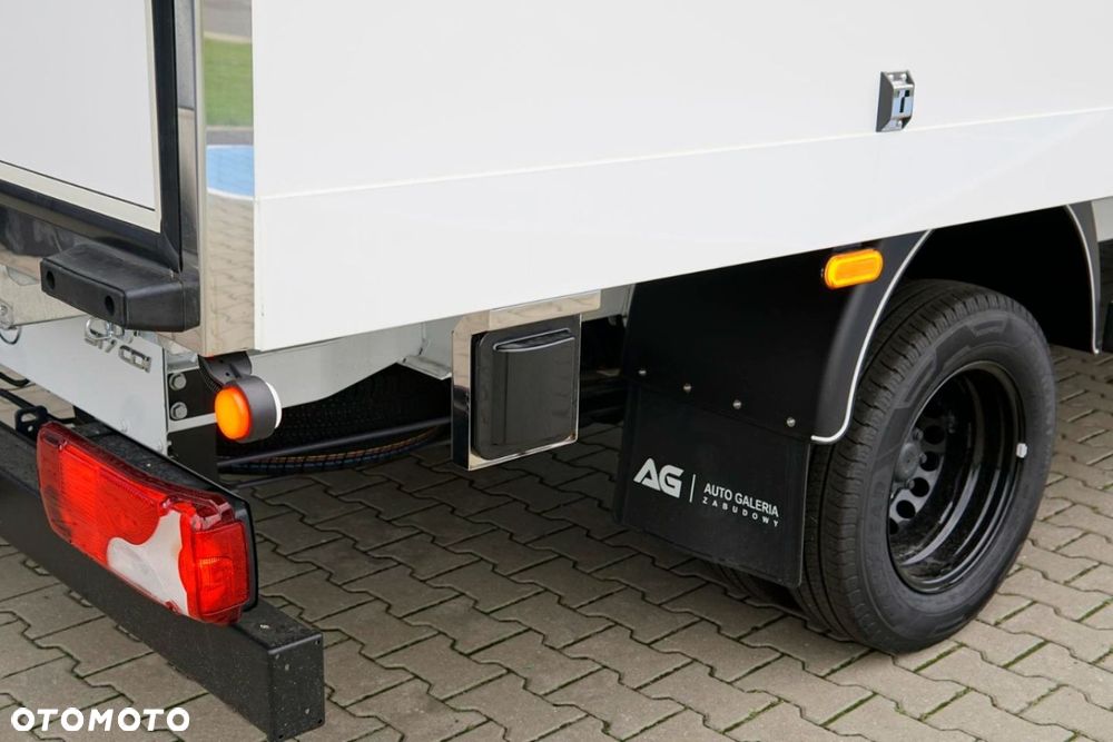 Mercedes-Benz Sprinter - 20