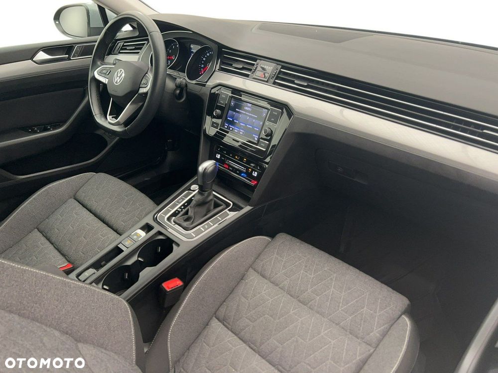 Volkswagen Passat - 15