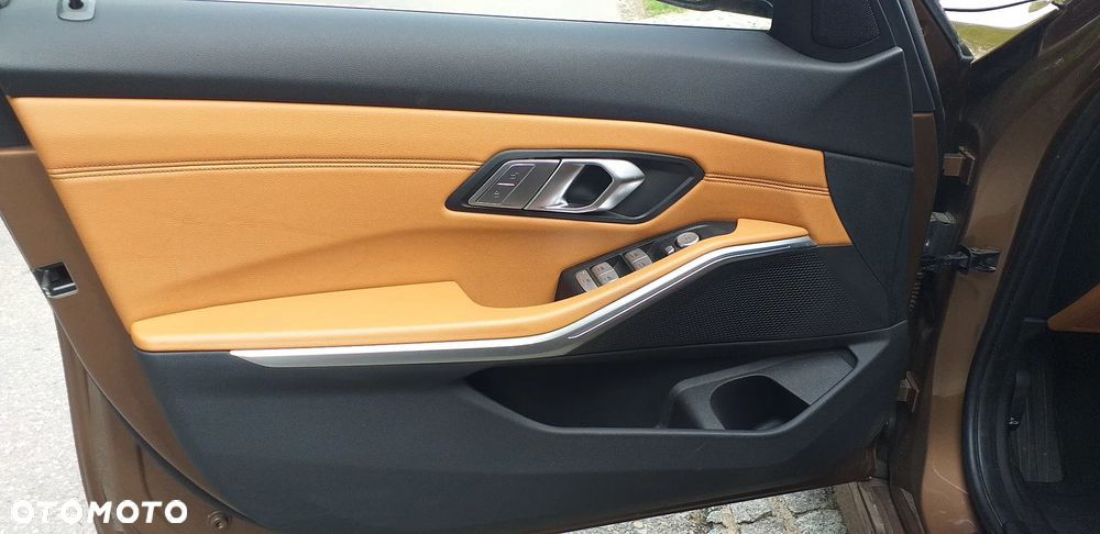 BMW Seria 3 318d Sport Line - 14