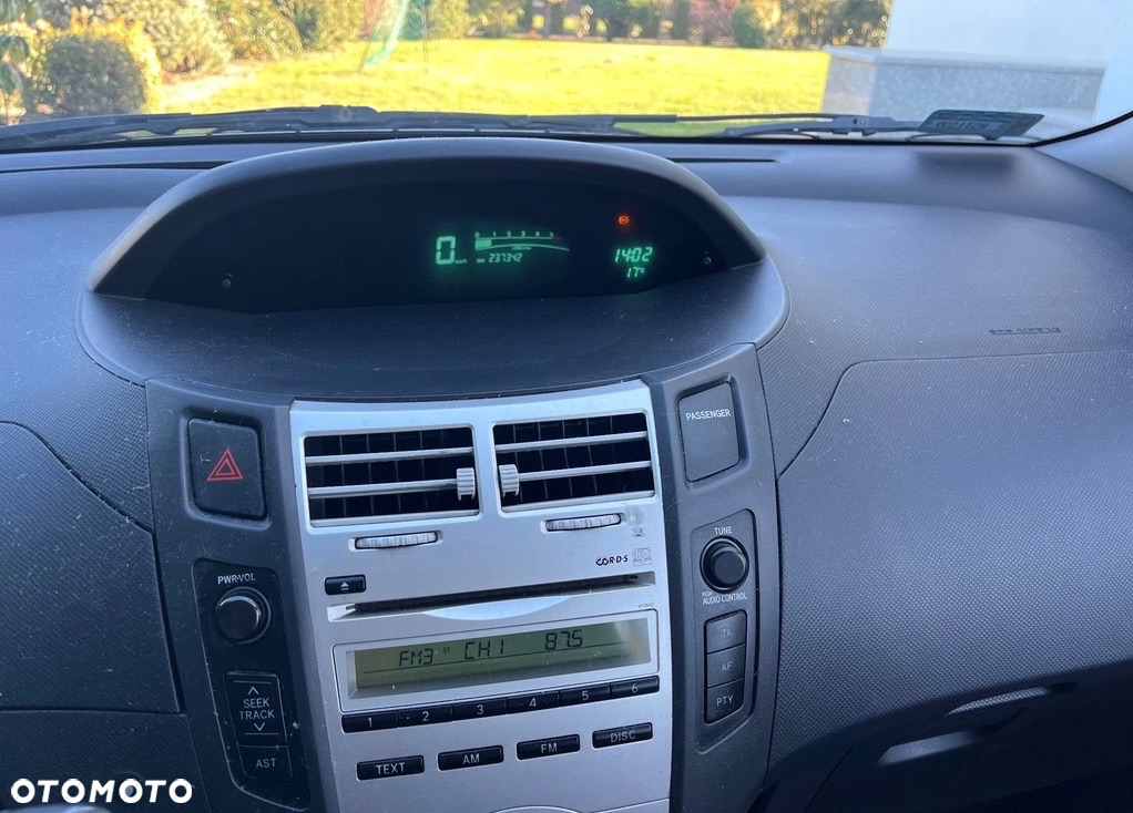 Toyota Yaris 1.4 D-4D Prestige - 7