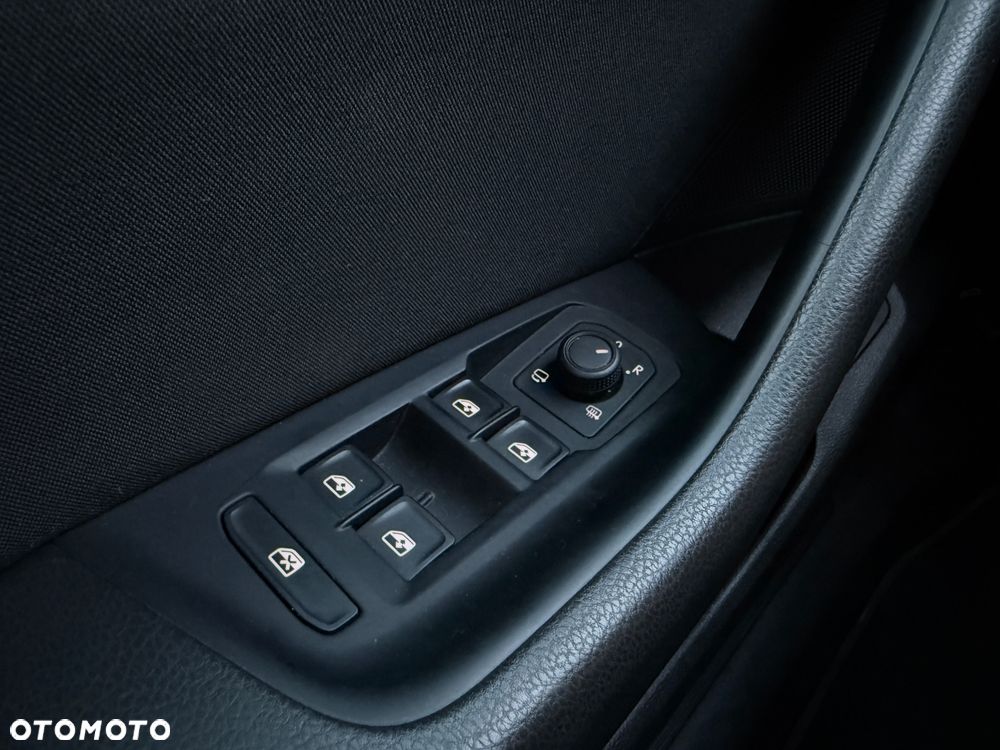 Volkswagen Passat 1.5 TSI EVO Business - 24