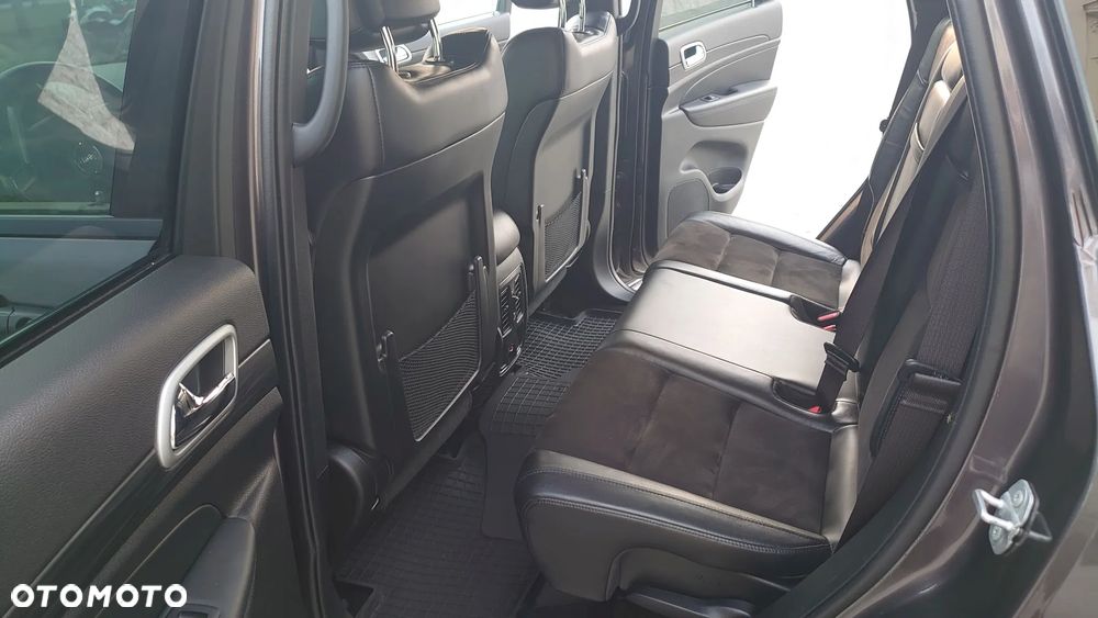 Jeep Grand Cherokee - 19