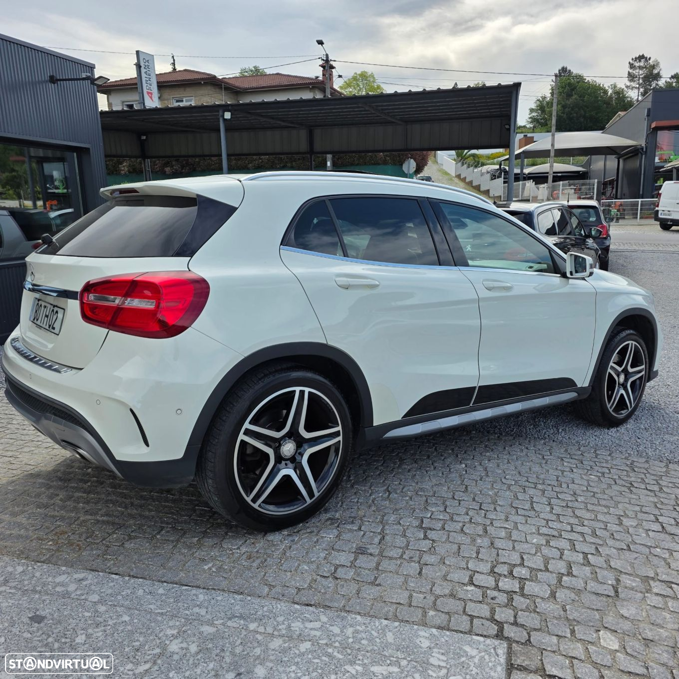 Mercedes-Benz GLA 220 d AMG Line - 2