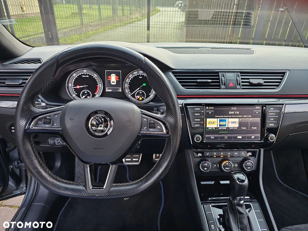 Skoda Superb 2.0 TDI DSG SportLine - 14