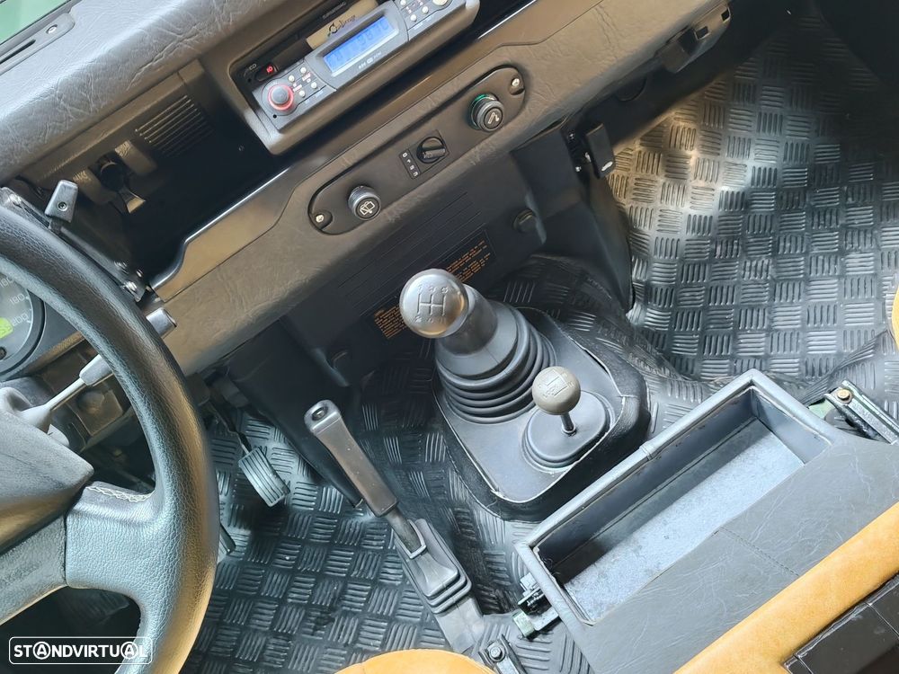 Land Rover Defender 110 2.5 TD5 Metal Top - 11