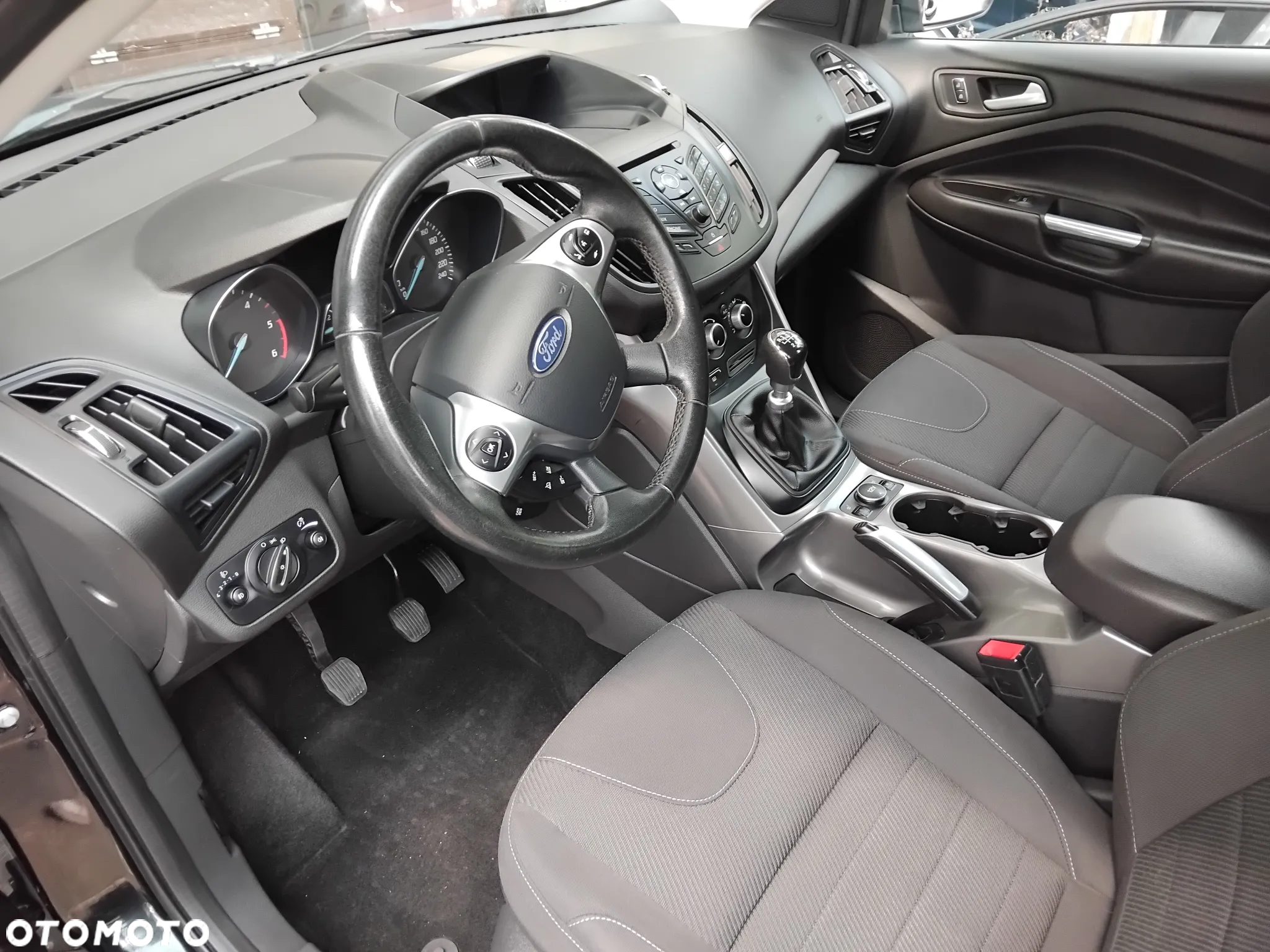 Ford Kuga - 8