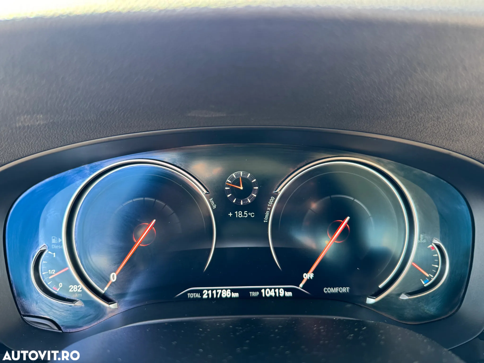 BMW Seria 5 520d xDrive AT - 34