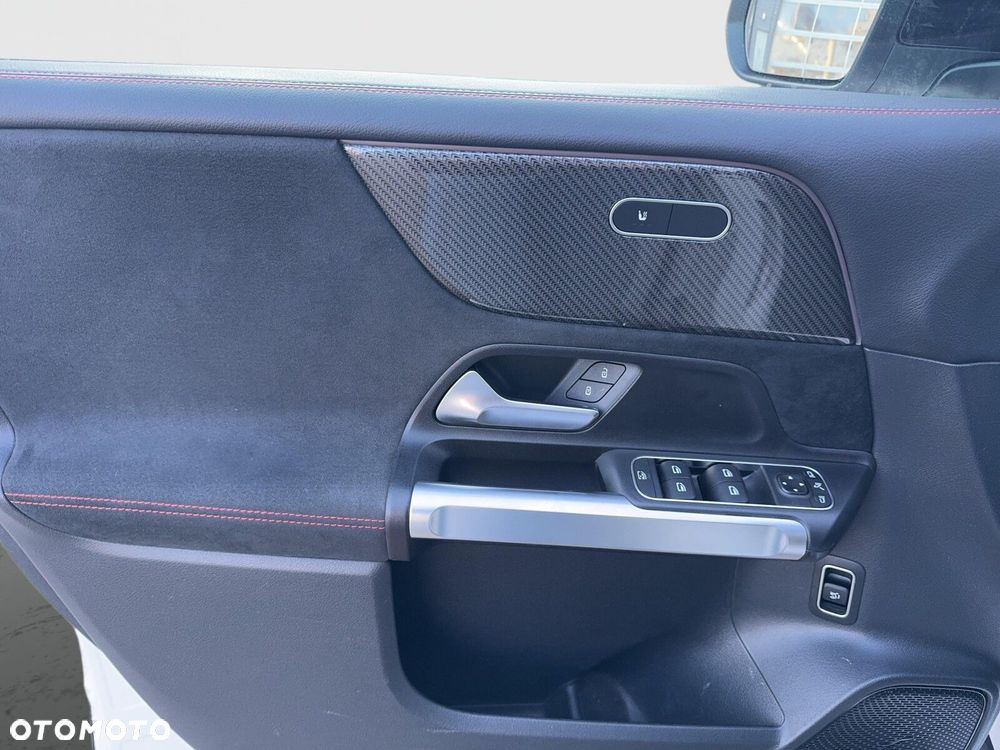 Mercedes-Benz GLB 200 d AMG Line 8G-DCT - 19