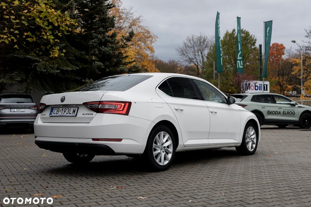 Skoda Superb 2.0 TDI Ambition DSG - 6