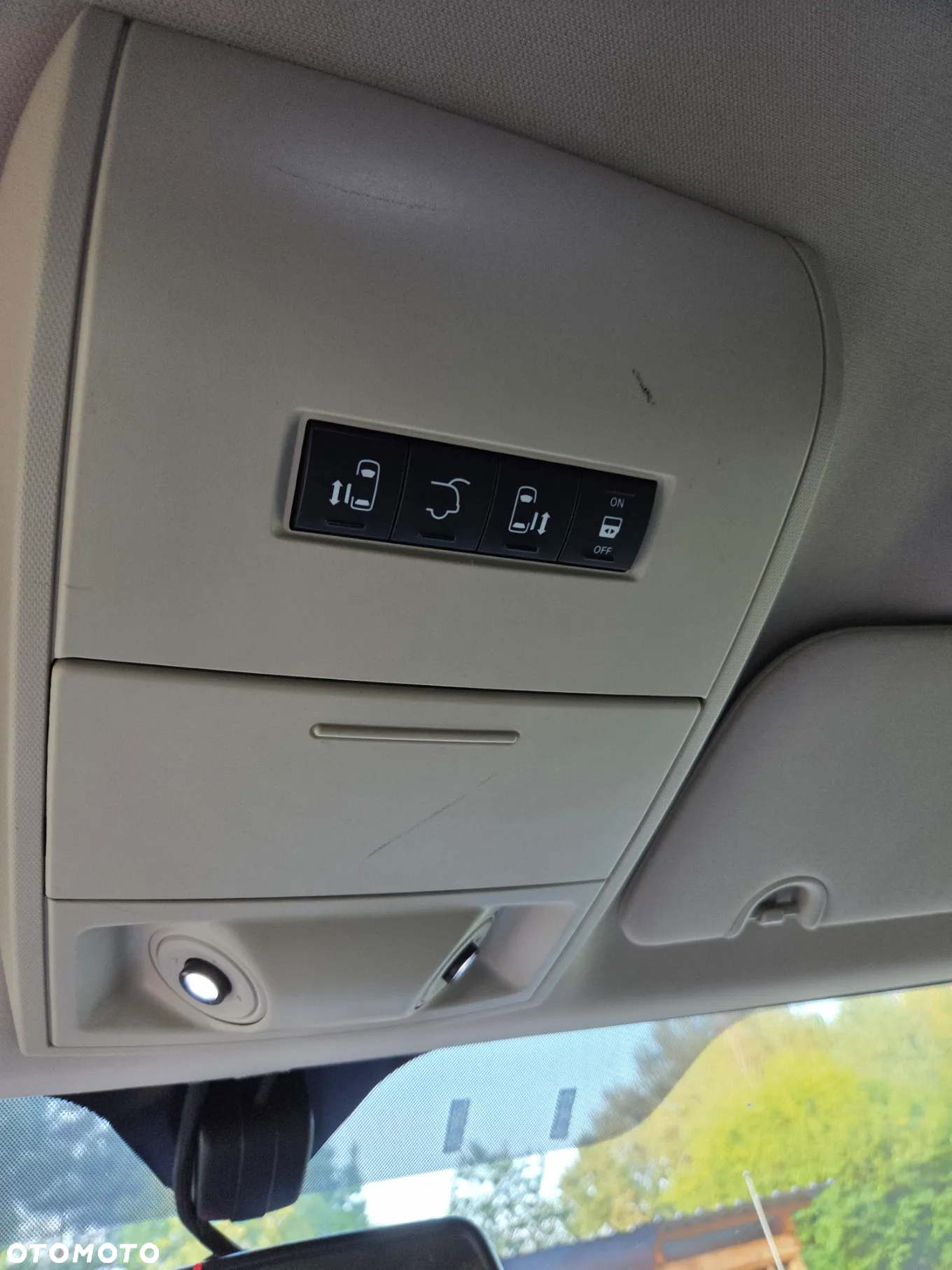 Chrysler Town & Country 3.6 Limited - 18