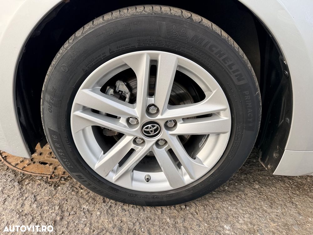 Toyota Corolla 1.8 HSD Dynamic - 11