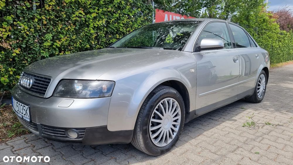Audi A4 Limousine - 1