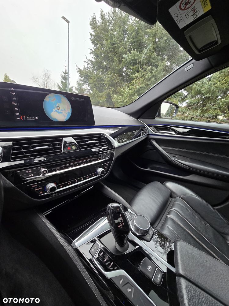 BMW Seria 5 530e iPerformance M Sport sport - 15