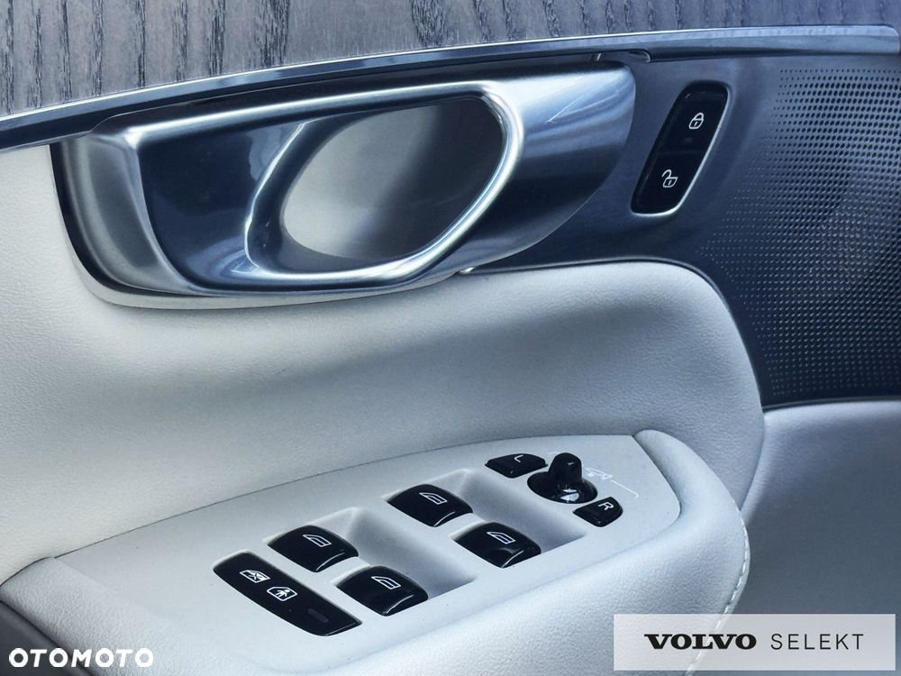Volvo XC 90 - 37