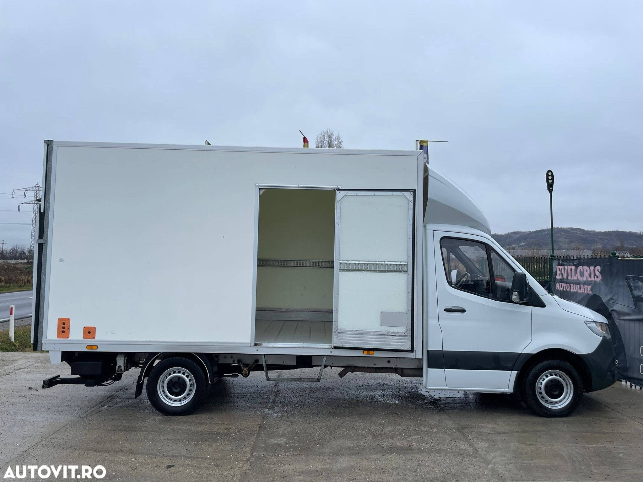 Mercedes-Benz Sprinter 319 CDI 3.0 D AUTOMAT LIFT 8 EUROPALETI - 15