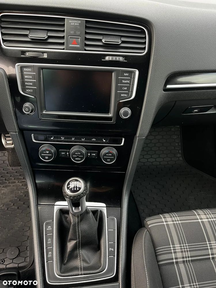 Volkswagen Golf GTD (BlueMotion Technology) - 30