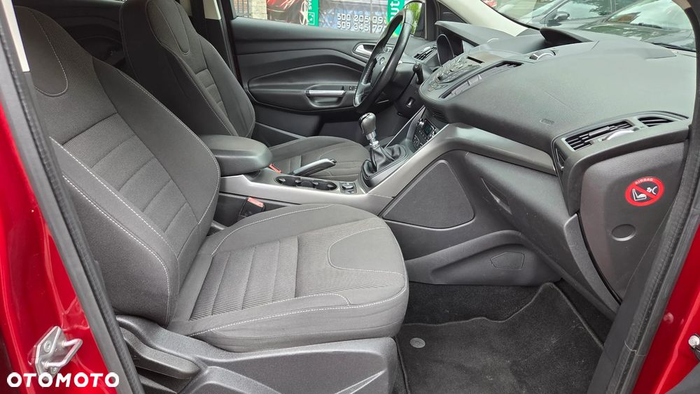 Ford Kuga 2.0 TDCi 2x4 Titanium - 29