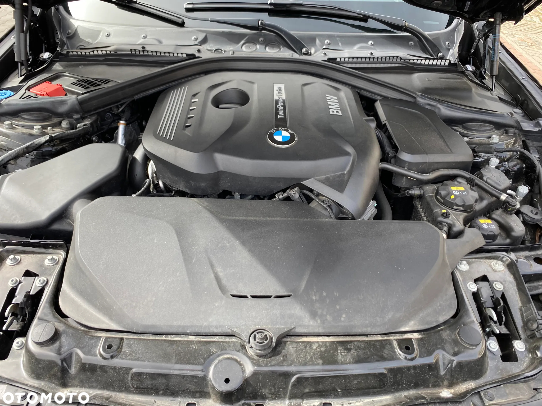 BMW 3GT 320i GPF xDrive Advantage - 10