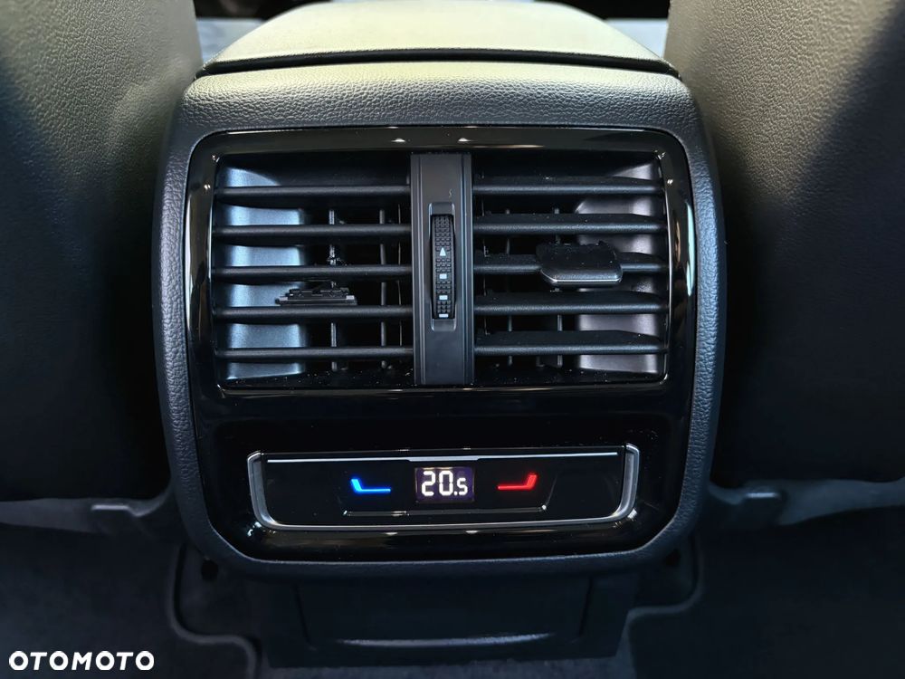 Volkswagen Passat - 34