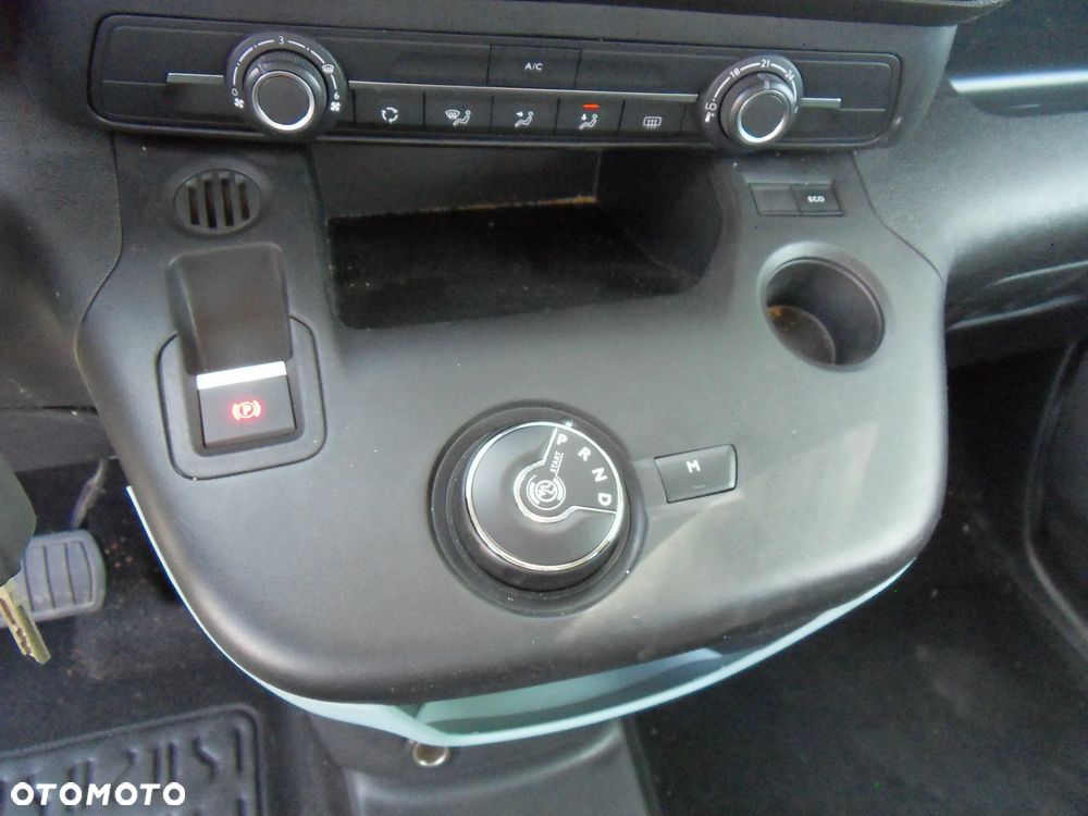 Citroën Berlingo M PureTech 130 EAT8 SHINE - 21