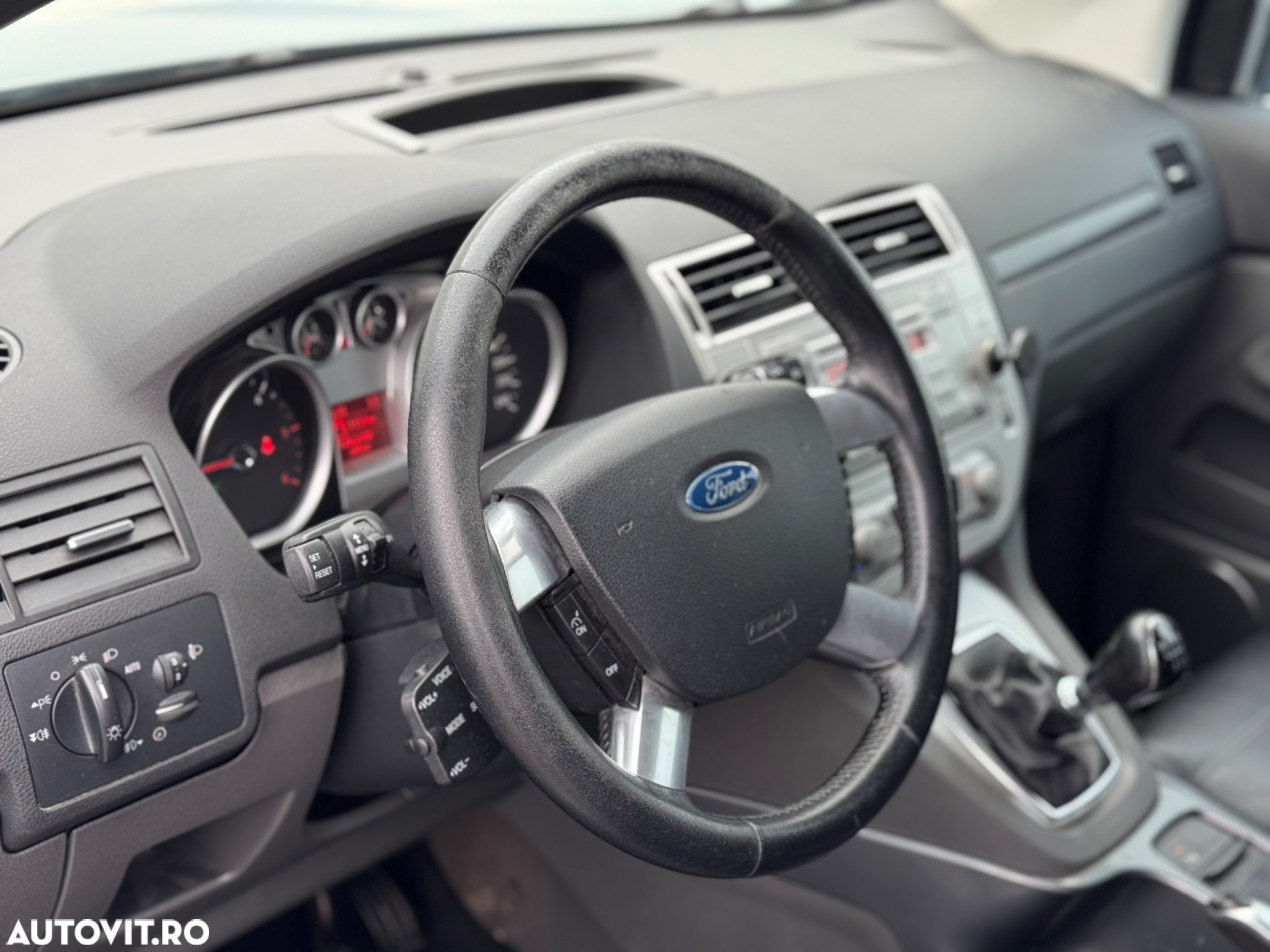 Ford Kuga 2.0 TDCi 2x4 Trend - 9