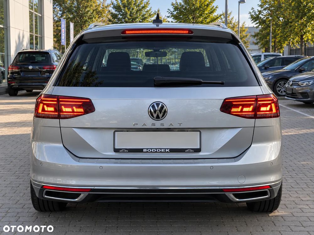 Volkswagen Passat Variant 2.0 TDI SCR DSG Elegance - 3