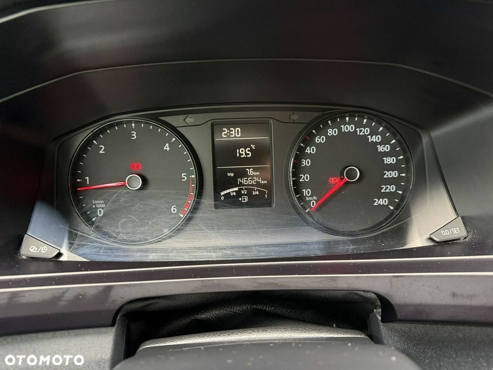 Volkswagen Transporter - 33