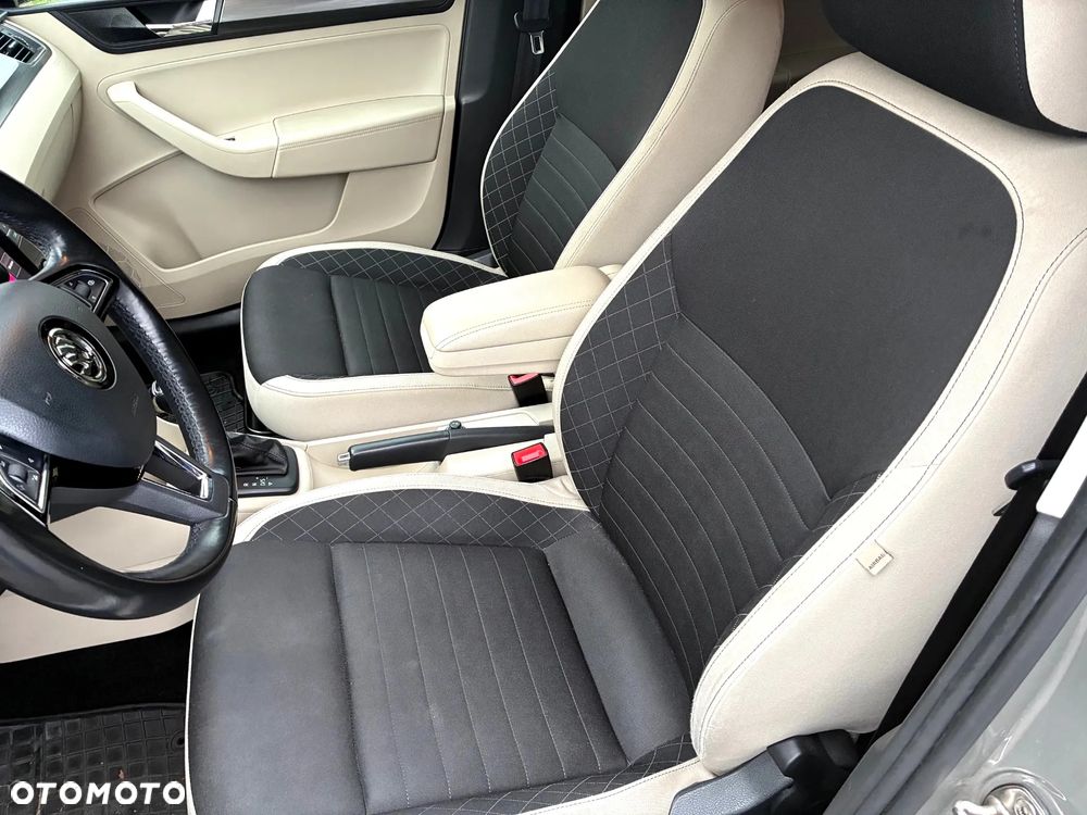 Skoda RAPID 1.4 TSI Style DSG - 13